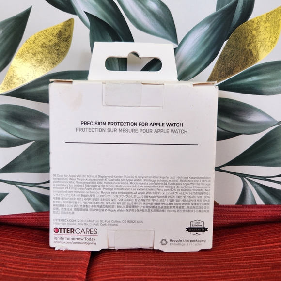 OtterBox Black Case for Apple Watch 45mm - Picture 2 of 3